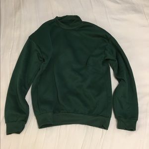 Green turtleneck fleece